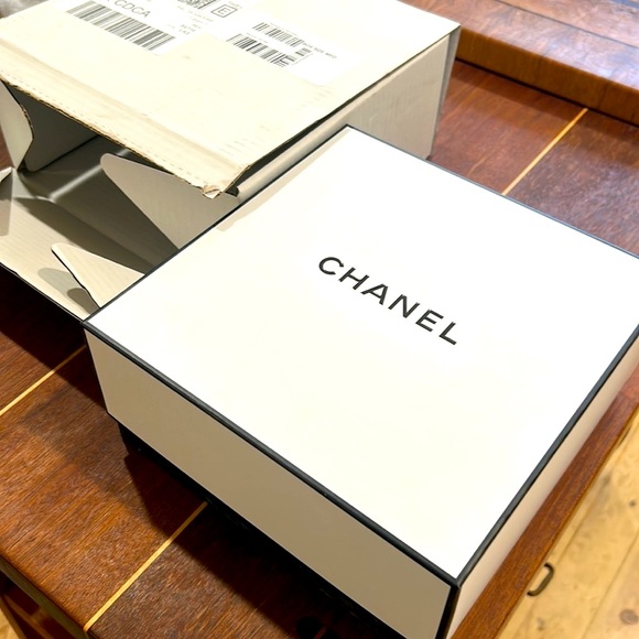 Chanel Perfume Packaging 9 x 9 inches - Picture 6 of 11